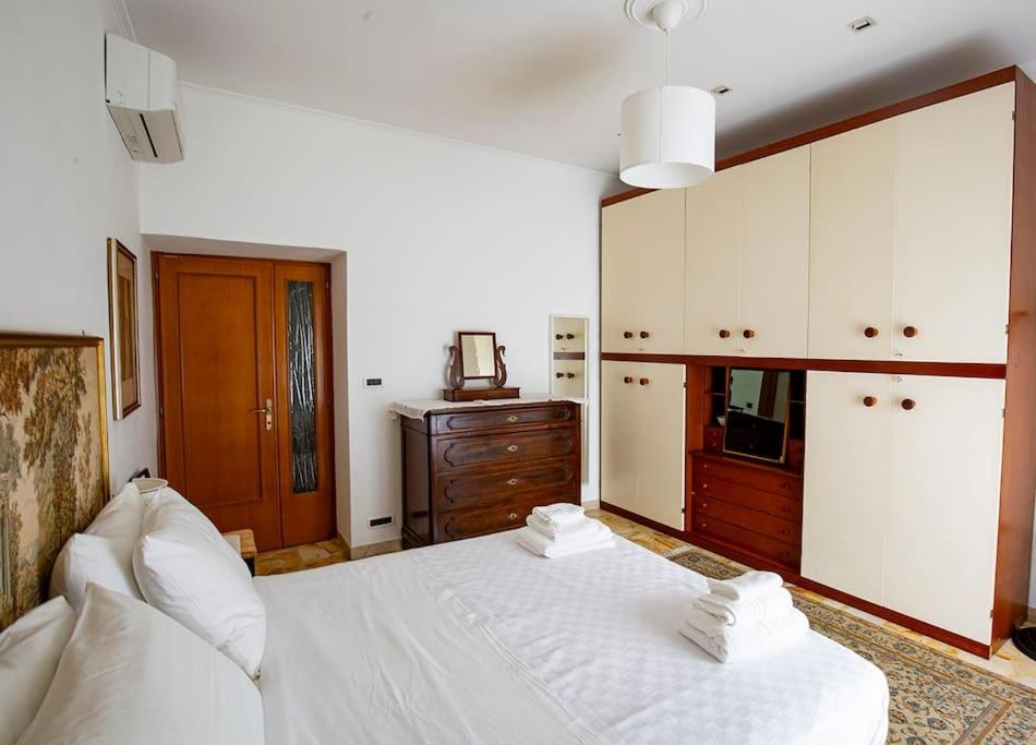 Apartment Dimora Al Colosseo, 2 Bedrooms Rom